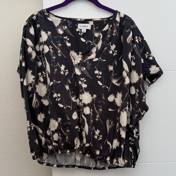 Evereve Tops - Evereve Black and Cream Floral Blouse